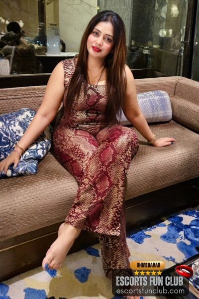 Advika GFE escort Navrangpura Ahmedabad