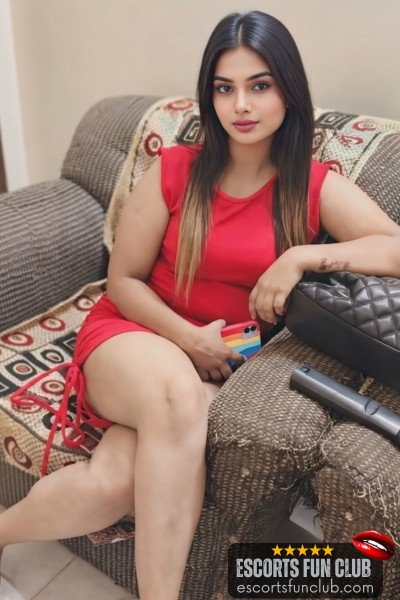Aisha model escort City Light Surat
