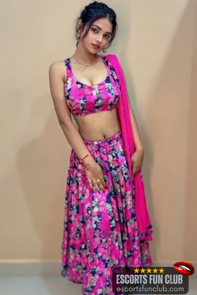 Aisha model escort Pal Surat