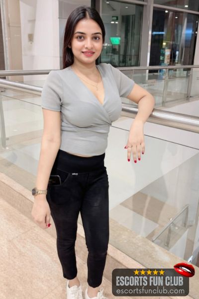 Anjali college girl escort Candolim Goa