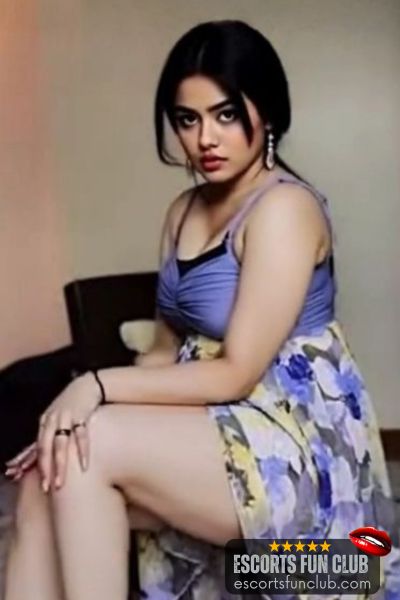 Anjali housewife escort Piplod Surat