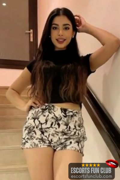 Divya in call escort Vesu Surat