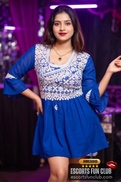 Esha no advance escorts Bodakdev Ahmedabad