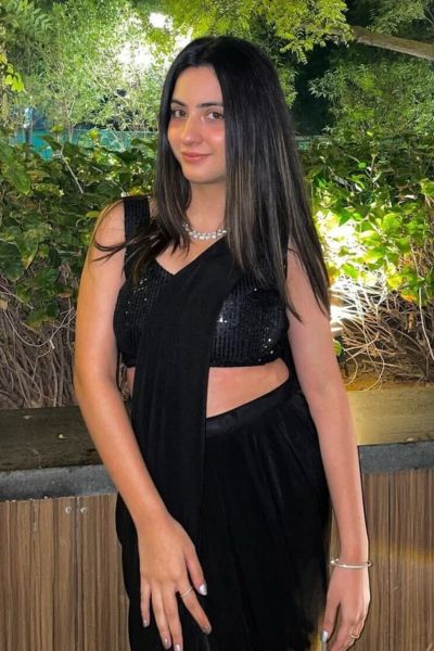 Pretty Housewife Escort in Juhu Mumbai