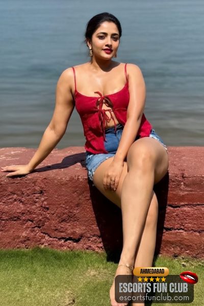 Isha young Satellite call girls Ahmedabad