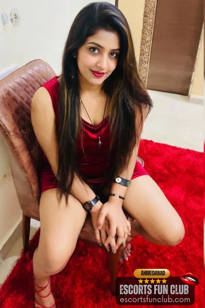 Lara ashram road escorts model