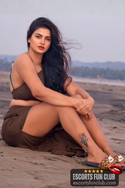 Lisa young escort Colva Goa