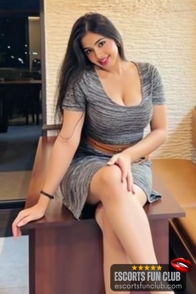 Meera south indian escort Piplod Surat