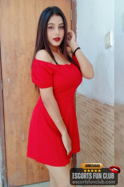 Pari out-call escort Vastrapur Ahmedabad
