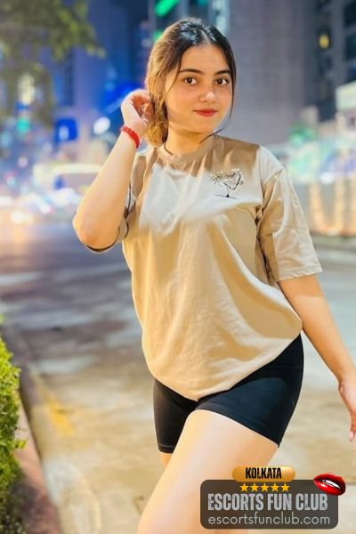 Priya young escort EM Bypass Kolkata