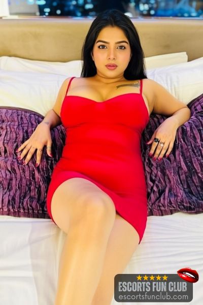 Riya independent escort Piplod Surat