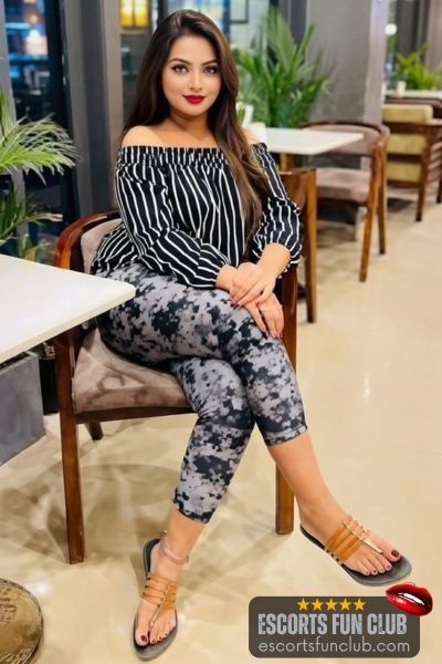 Sana Muslim escort Anjuna Goa