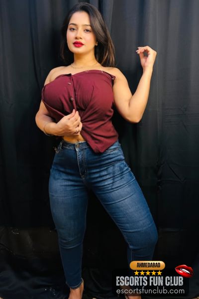 Shraddha bollywood escort Thaltej Ahmedabad