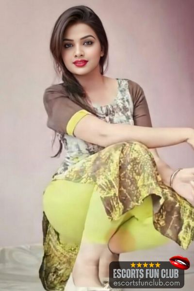 Simran Punjabi escort Calangute Goa