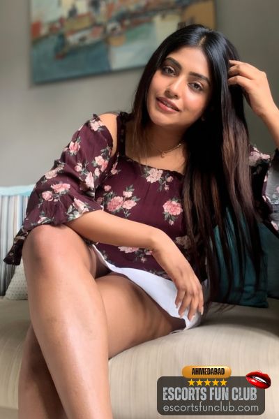 Sonali busty escort SG Highway Ahmedabad