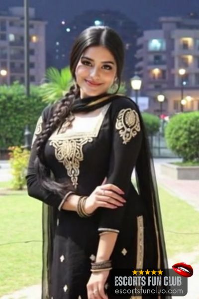 Zoya model escort City Light Surat